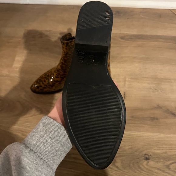 Jeffrey Campbell Leopard Print Rubber Short Pointed Toe Rain Boots. Size 6. - Picture 3 of 9